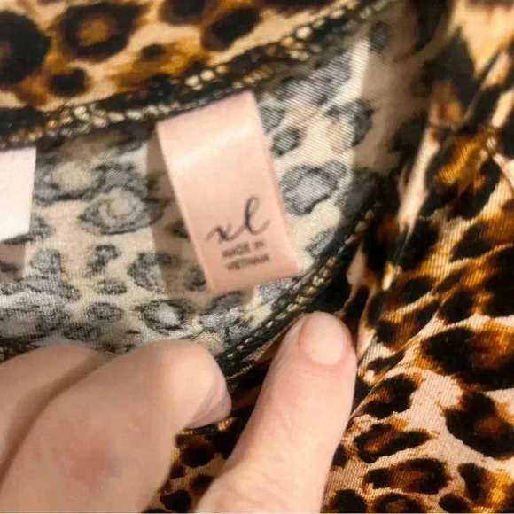 Willow run/leopard top - xlg - - Picture 6 of 6